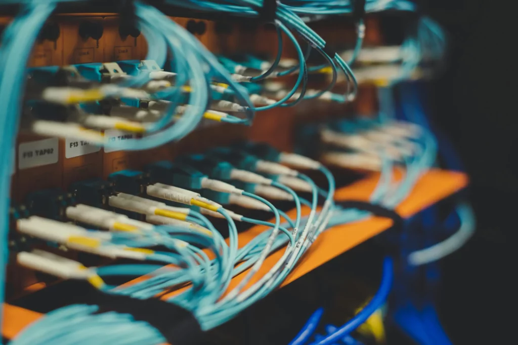 Baie réseau câblée – EntreprisePro Baie de brassage fibre optique – câblage réseau professionnel EntreprisePro