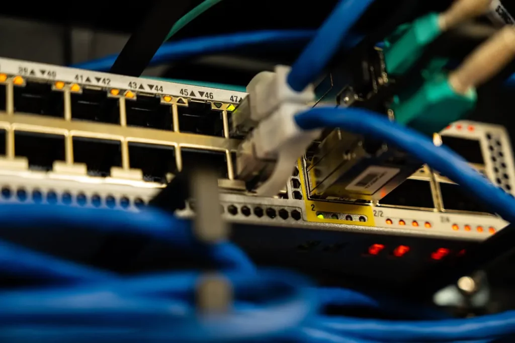 Switch PoE et infrastructure réseau – EntreprisePro Câblage réseau professionnel – Switch PoE entreprise